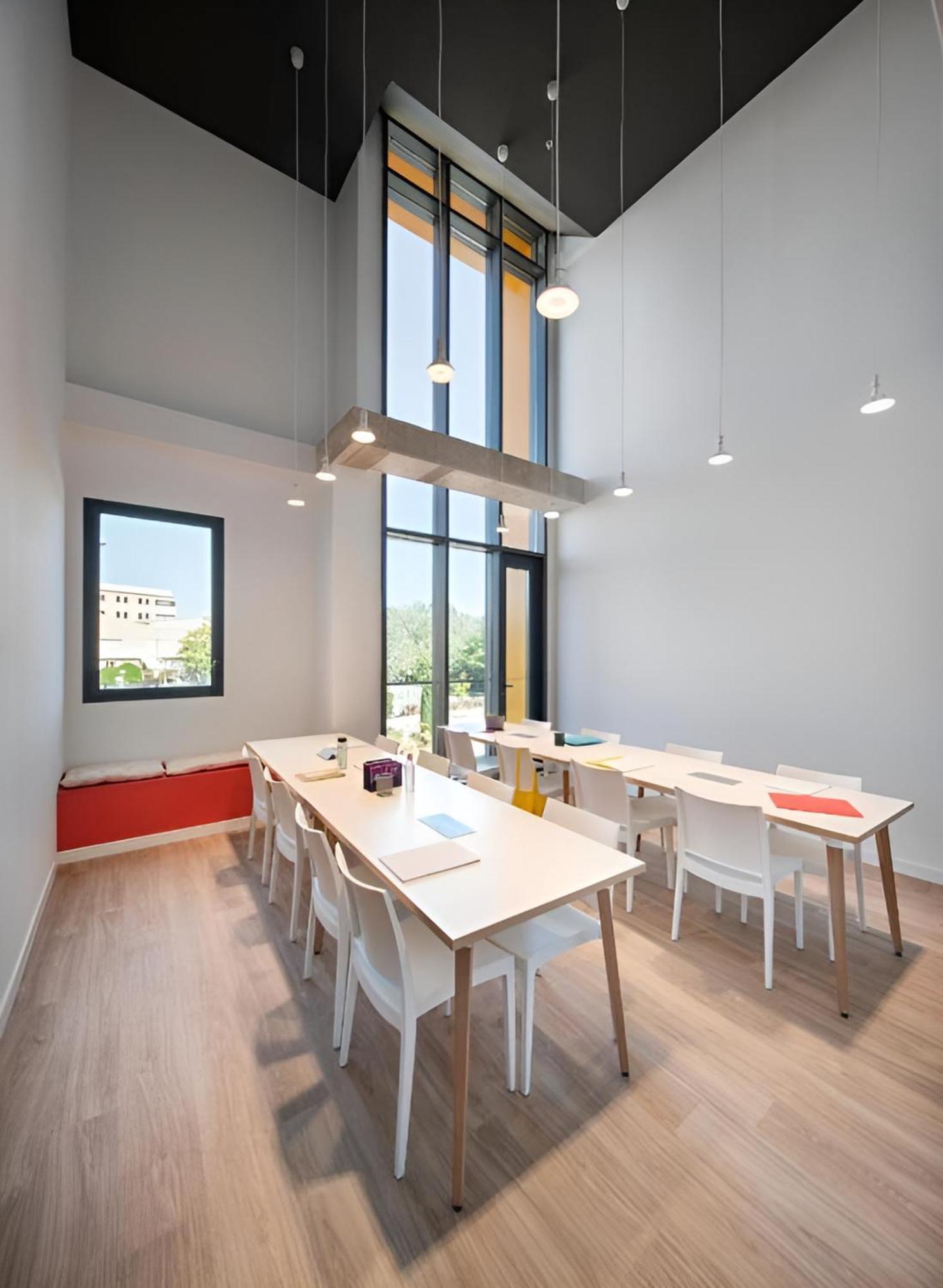 Home And Coliving Pamplona Exteriör bild